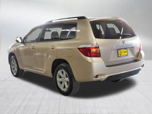 2010 Toyota Highlander SE