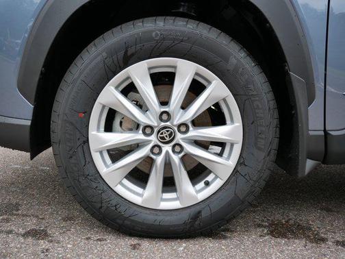 2025 Toyota Corolla Cross LE