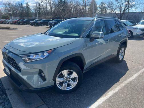 2020 Toyota RAV4 XLE