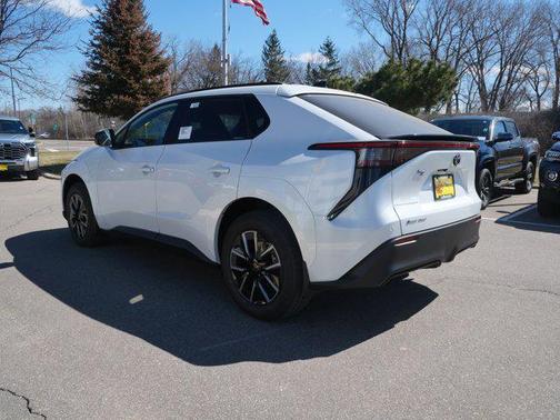 Wind Chill Pearl 2026 Toyota bZ XLE