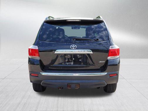 2013 Toyota Highlander SE