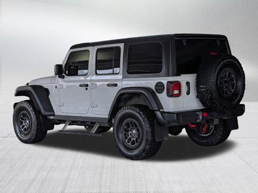 Bright White Clearcoat 2023 Jeep Wrangler Rubicon