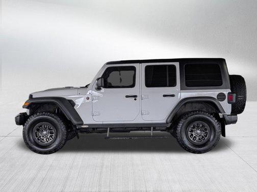 Bright White Clearcoat 2023 Jeep Wrangler Rubicon