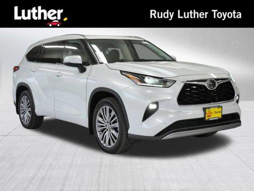 2022 Toyota Highlander Platinum