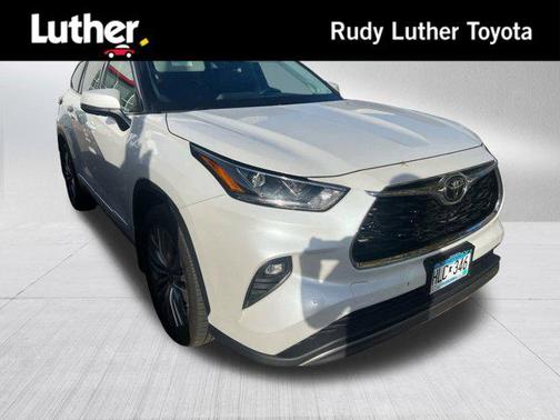 2022 Toyota Highlander Platinum