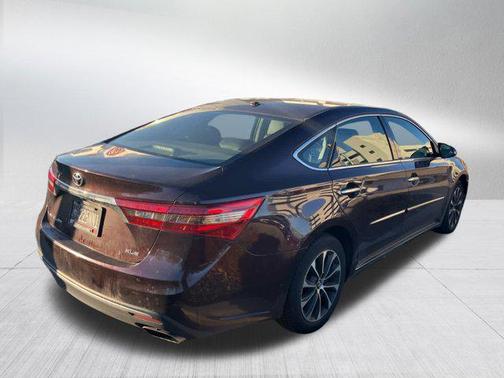 2017 Toyota Avalon XLE