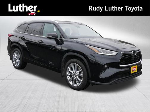 Midnight Black Metallic 2023 Toyota Highlander Limited