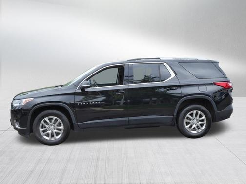 Mosaic Black Metallic 2018 Chevrolet Traverse LT Cloth