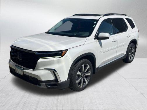 Platinum White Pearl 2023 Honda Pilot AWD Elite