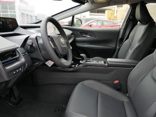 2025 Toyota Prius L