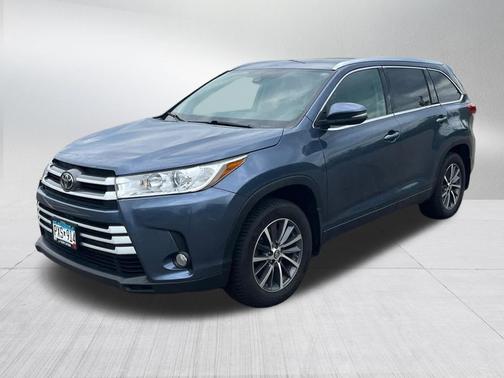 Shoreline Blue Pearl 2018 Toyota Highlander XLE