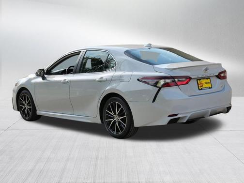 Ice Edge 2024 Toyota Camry SE