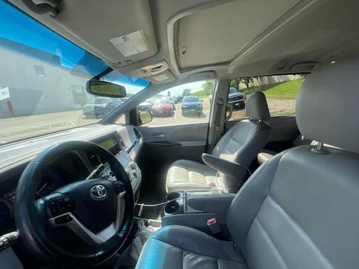 Silver Sky Metallic 2015 Toyota Sienna XLE