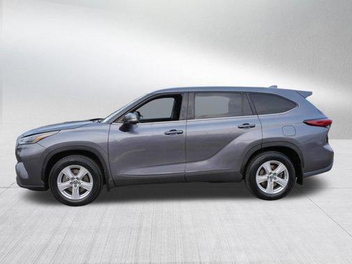 Magnetic Gray Metallic 2021 Toyota Highlander LE