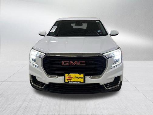 Summit White 2024 GMC Terrain SLE