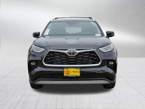 2025 Toyota Highlander Platinum