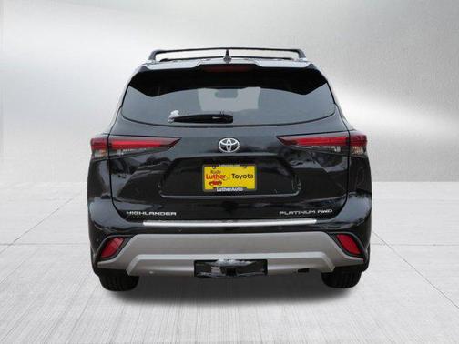 2025 Toyota Highlander Platinum