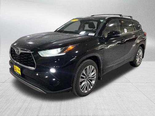 2025 Toyota Highlander Platinum