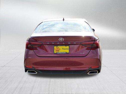2022 Toyota Avalon XLE