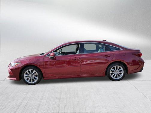 2022 Toyota Avalon XLE