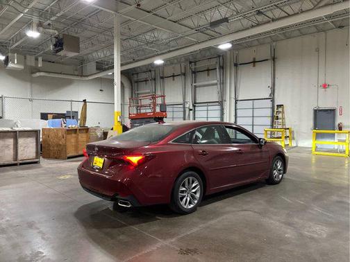 2022 Toyota Avalon XLE