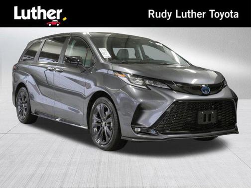 2025 Toyota Sienna XSE 7 Passenger