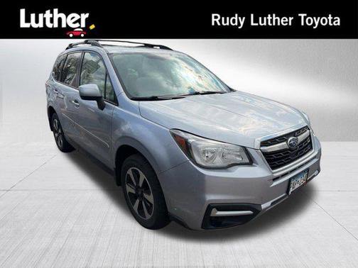 Ice Silver Metallic 2017 Subaru Forester 2.5i Premium