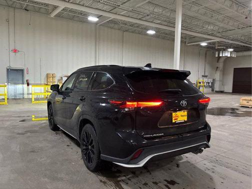 2025 Toyota Highlander XSE