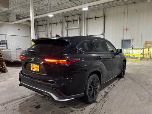 2025 Toyota Highlander XSE