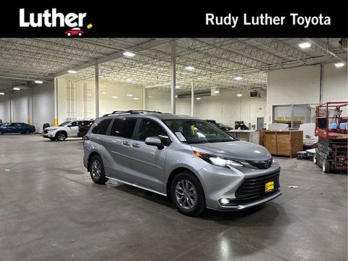 2025 Toyota Sienna XLE 7 Passenger