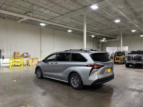 2025 Toyota Sienna XLE 7 Passenger