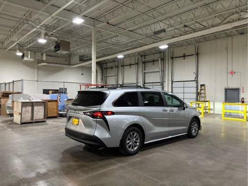 2025 Toyota Sienna XLE 7 Passenger