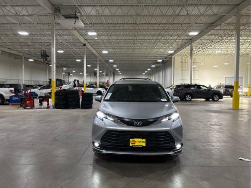 2025 Toyota Sienna XLE 7 Passenger