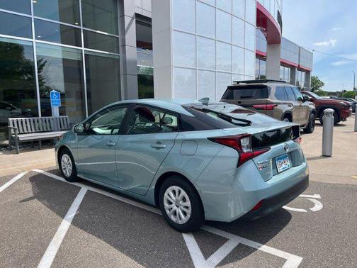 2019 Toyota Prius LE