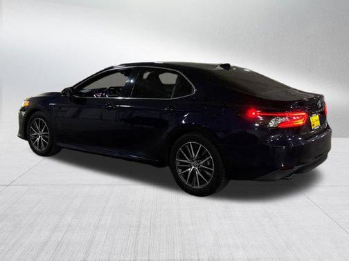 2021 Toyota Camry Hybrid XLE
