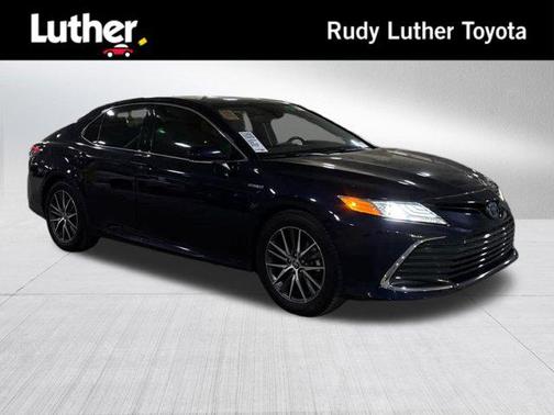 2021 Toyota Camry Hybrid XLE