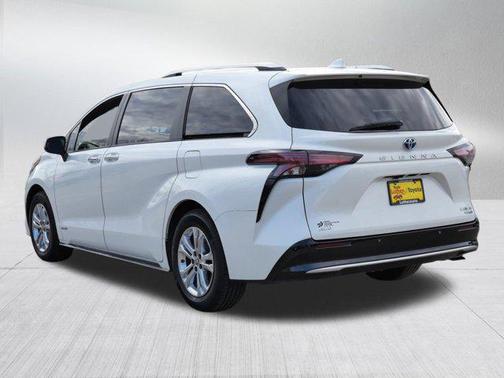 2021 Toyota Sienna Platinum 7 Passenger