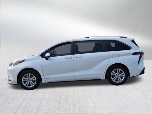 2021 Toyota Sienna Platinum 7 Passenger