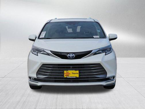 2021 Toyota Sienna Platinum 7 Passenger