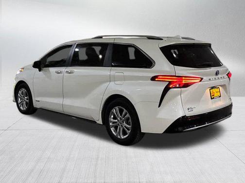 2021 Toyota Sienna Platinum 7 Passenger