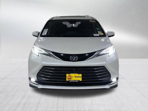 2021 Toyota Sienna Platinum 7 Passenger