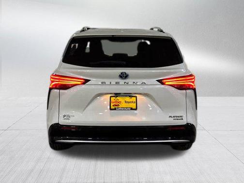 2021 Toyota Sienna Platinum 7 Passenger
