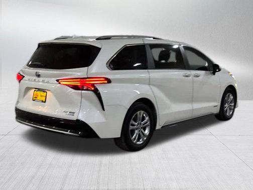 2021 Toyota Sienna Platinum 7 Passenger