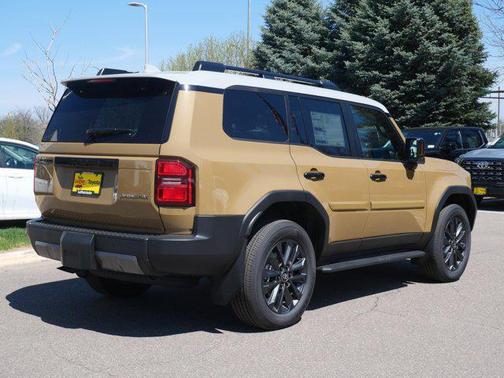 Trail Dust/Gray Scape Roof 2026 Toyota Land Cruiser Base