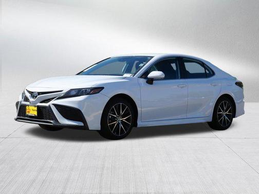 Ice Cap 2024 Toyota Camry SE