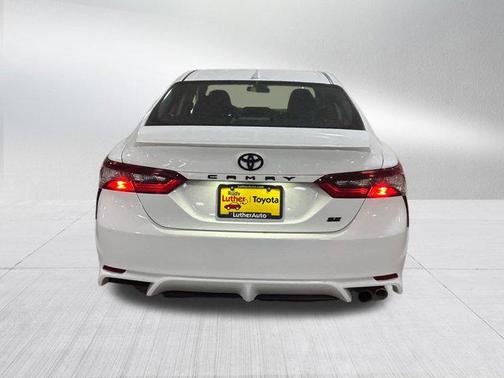 Ice Cap 2024 Toyota Camry SE