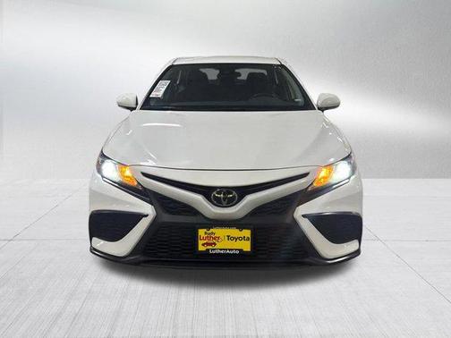 Ice Cap 2024 Toyota Camry SE