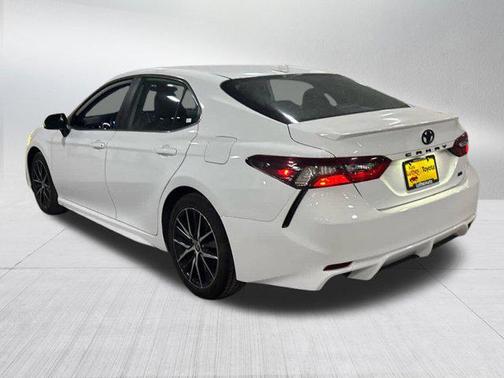 Ice Cap 2024 Toyota Camry SE