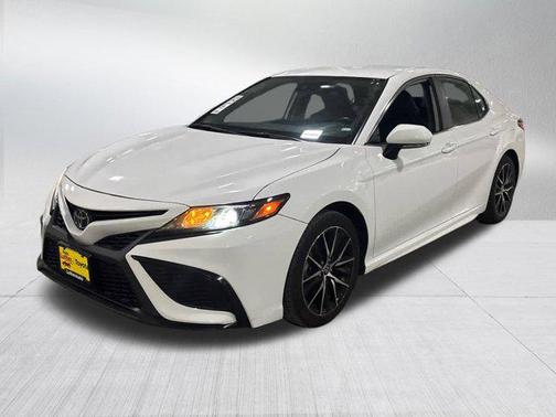 Ice Cap 2024 Toyota Camry SE
