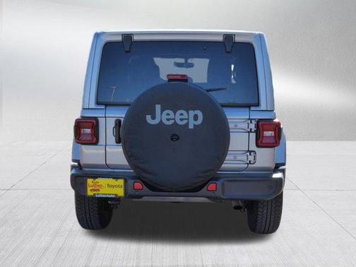 Billet Silver Metallic Clearcoat 2021 Jeep Wrangler Unlimited Sahara